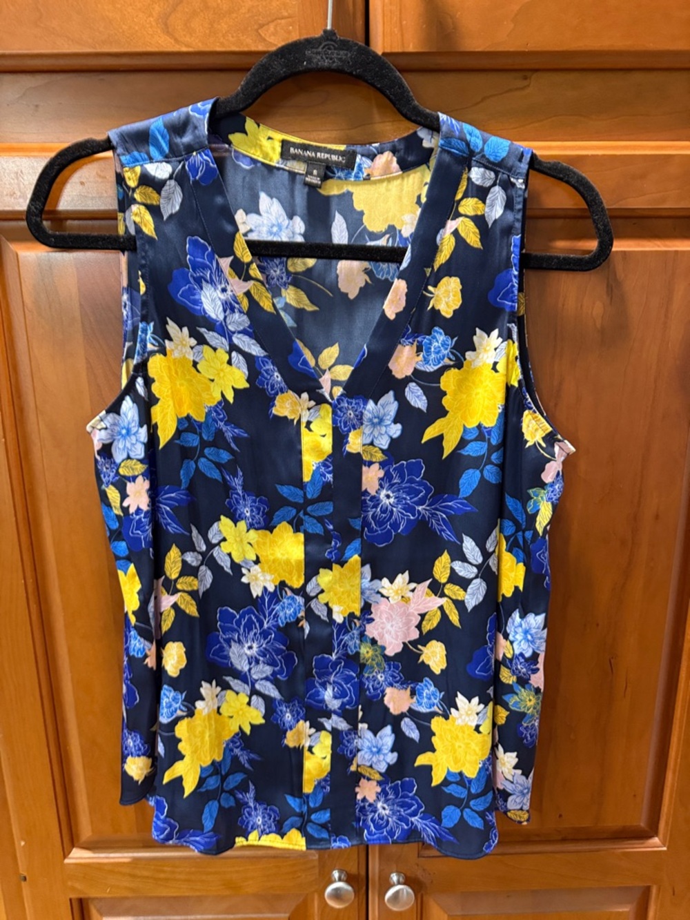 Banana Republic Navy Floral Sleeveless V-Neck Blouse